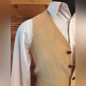 FINAL lvg/8/15 3/18FREEwPVintage 5 button tan fine wale corduroy men's vest EUC!